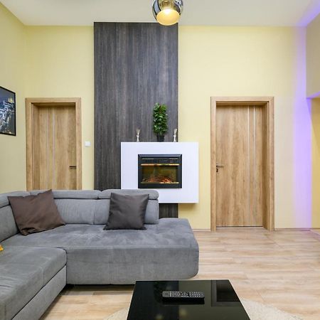 Downtown Deluxe-Two Bedroom Apartment With Sauna 부다페스트 외부 사진
