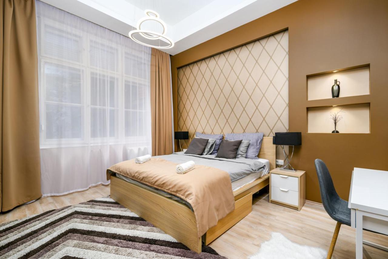 Downtown Deluxe-Two Bedroom Apartment With Sauna 부다페스트 외부 사진