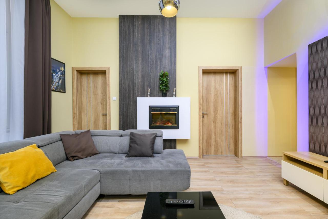 Downtown Deluxe-Two Bedroom Apartment With Sauna 부다페스트 외부 사진