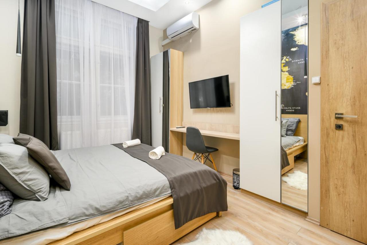Downtown Deluxe-Two Bedroom Apartment With Sauna 부다페스트 외부 사진