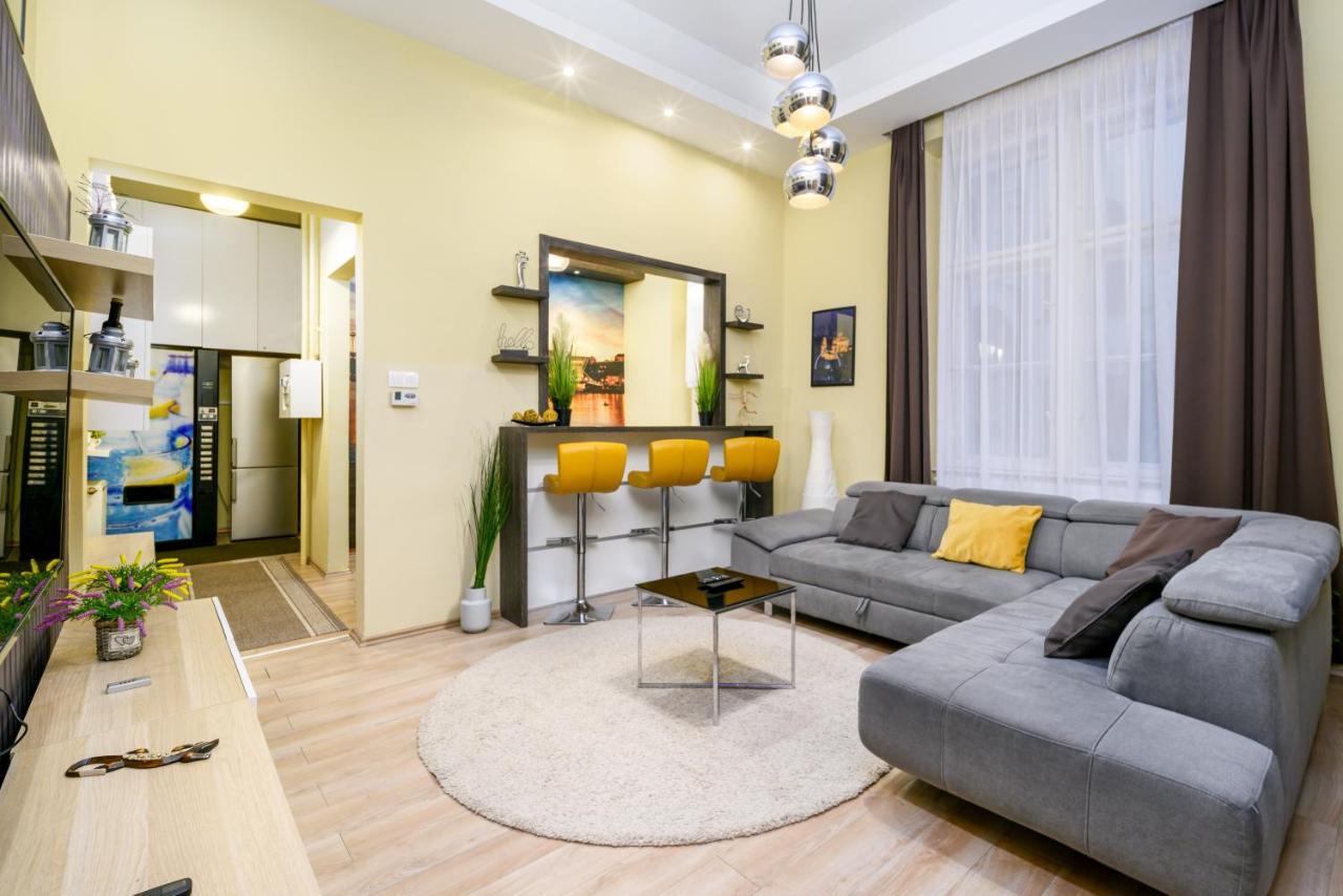 Downtown Deluxe-Two Bedroom Apartment With Sauna 부다페스트 외부 사진