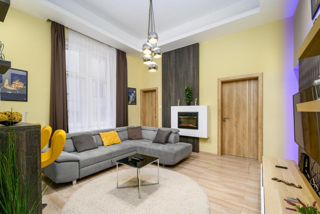 Downtown Deluxe-Two Bedroom Apartment With Sauna 부다페스트 외부 사진