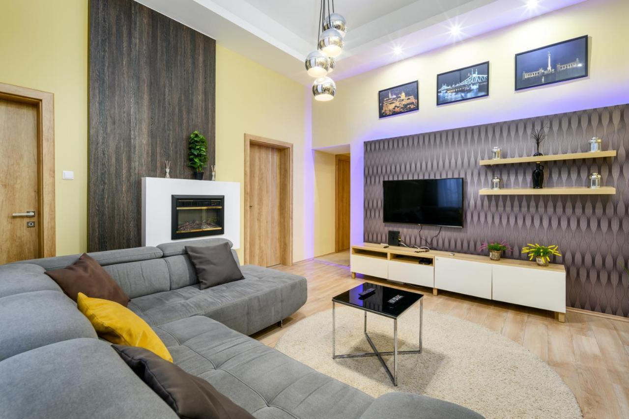 Downtown Deluxe-Two Bedroom Apartment With Sauna 부다페스트 외부 사진