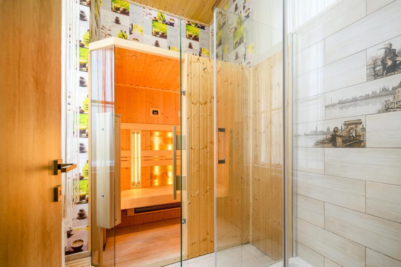 Downtown Deluxe-Two Bedroom Apartment With Sauna 부다페스트 외부 사진